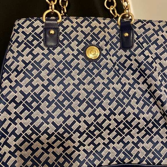 TOMMY HILFIGER PURSE - Picture 2 of 4